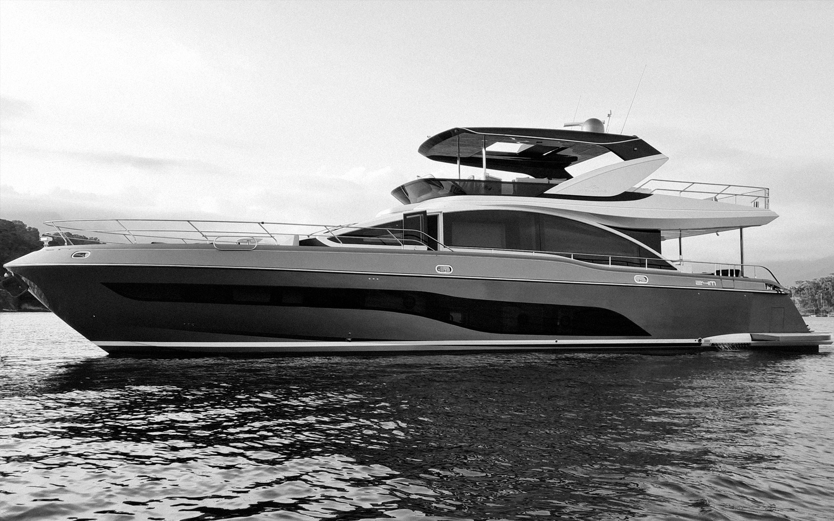 Intermarine 24M — comparativo de marcas Mondblu