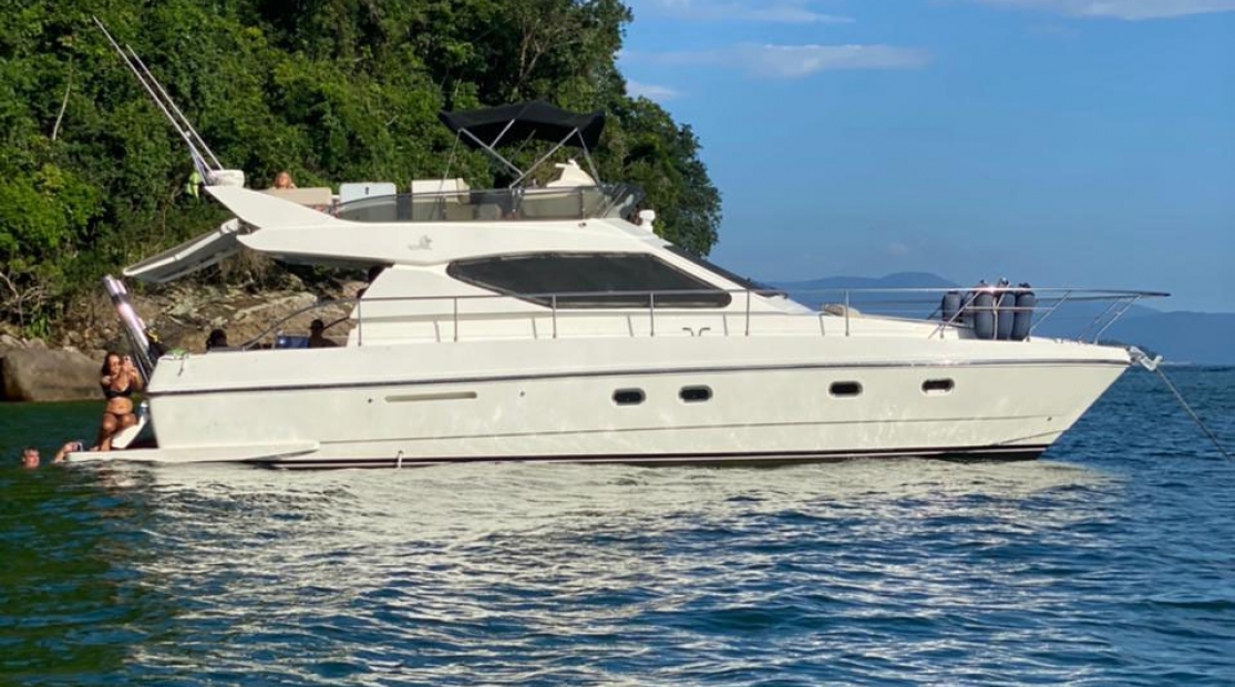 Ferretti 43
