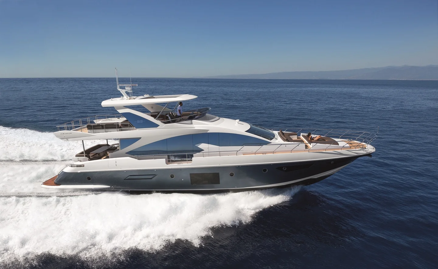 Azimut 83