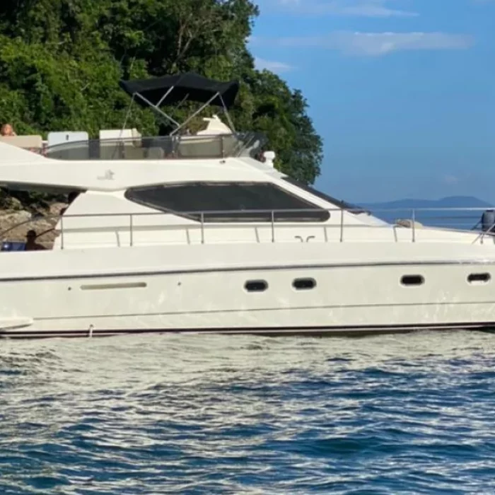 Ferretti 43
