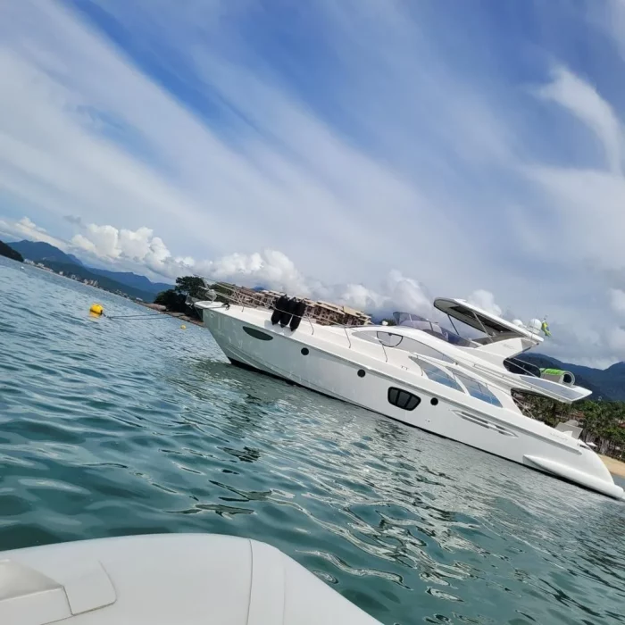 Intermarine 560 Full