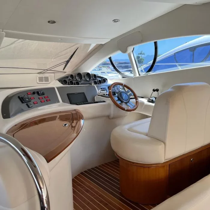 Intermarine 560 Full