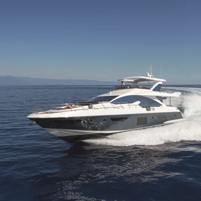 Azimut 83