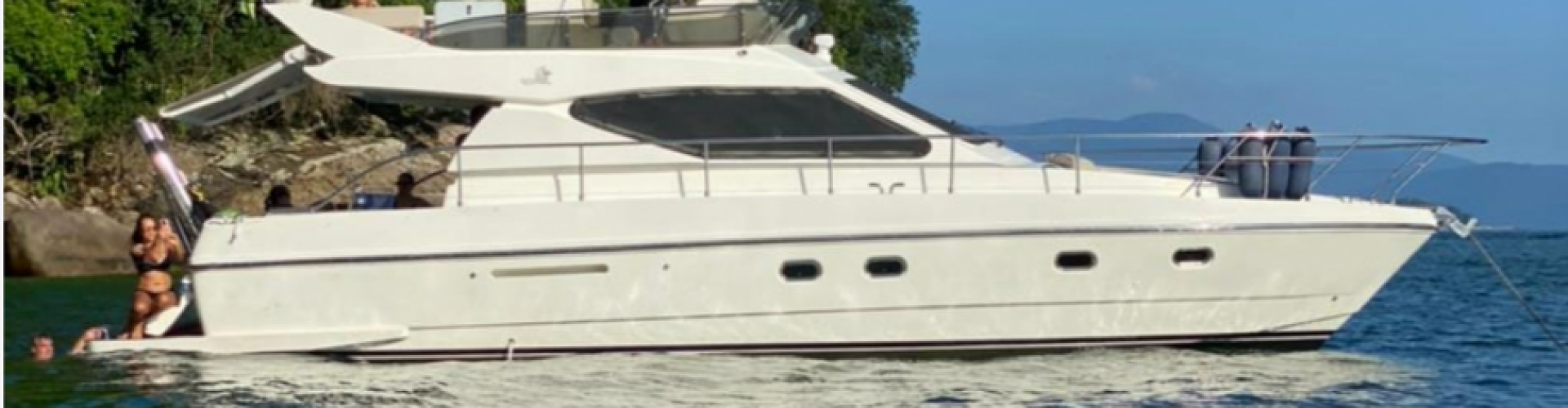 Ferretti 43