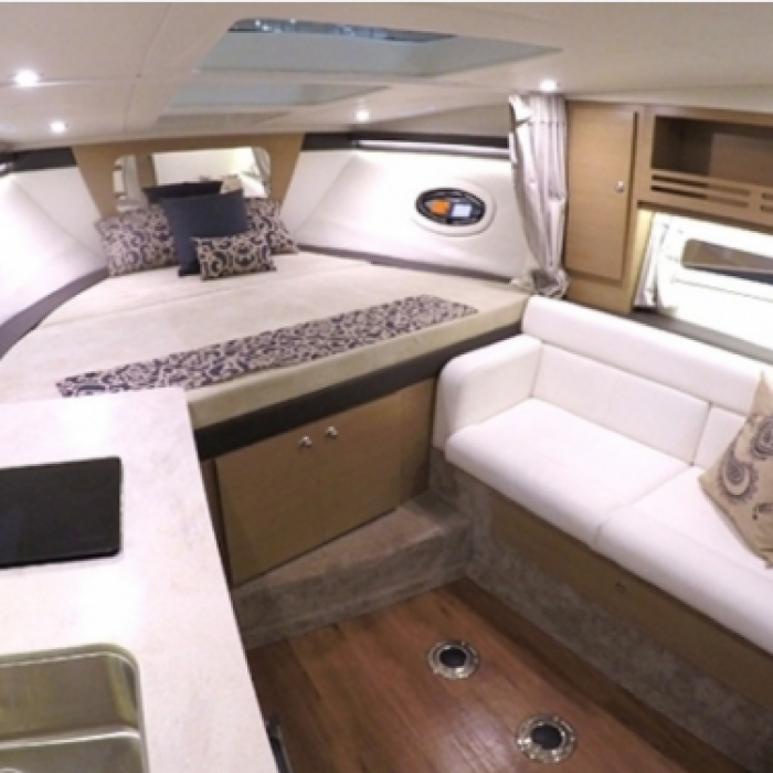 Bayliner 350