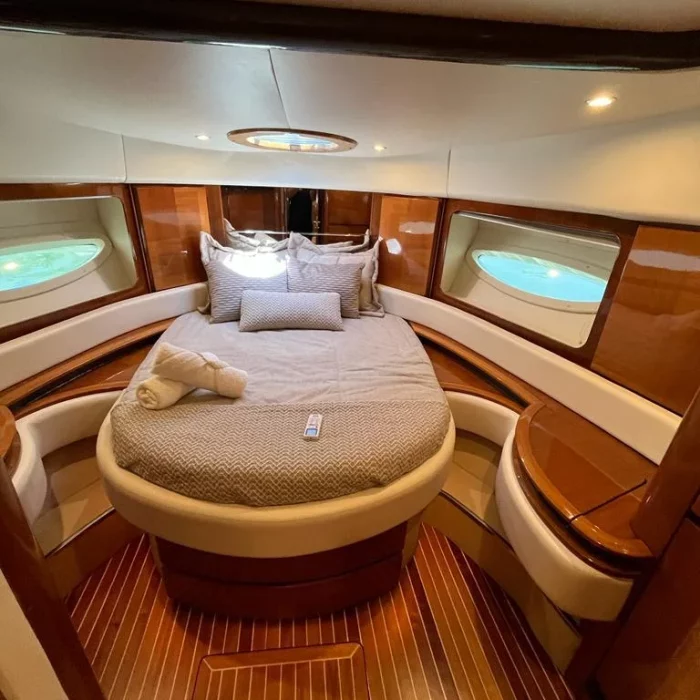 Intermarine 560 Full