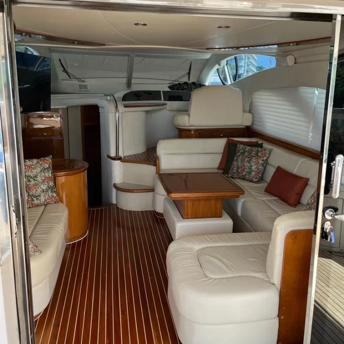 Intermarine 560 Full