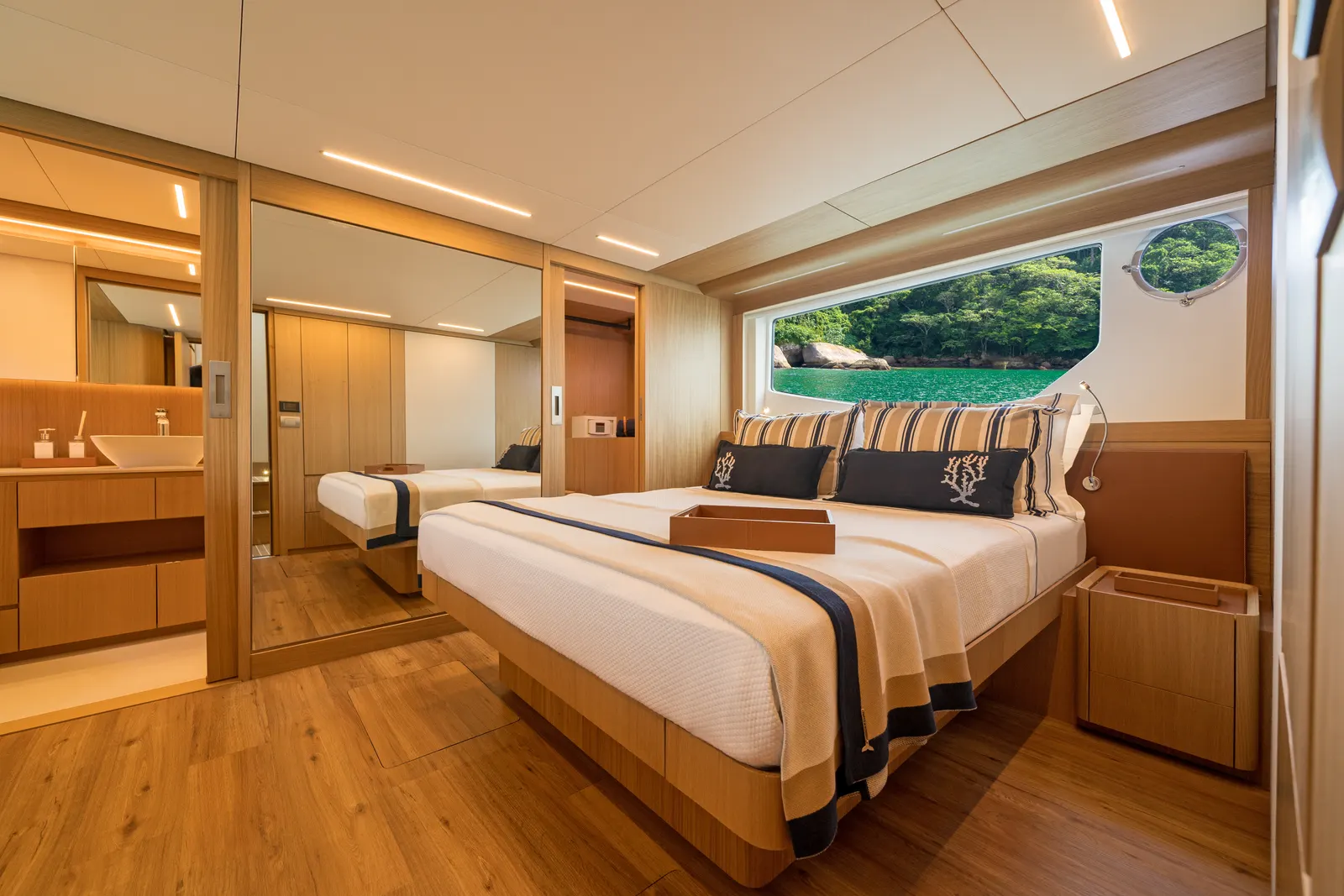 Intermarine 70